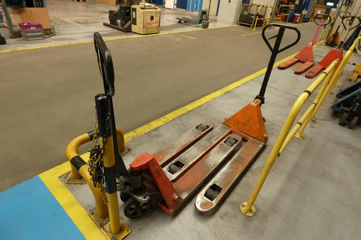 2x Handhubwagen (Defekt!)